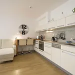 Luxurious Apartment Near Prague Castle