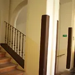 Spacious Charles Bridge Apt In The Heart Of Prague