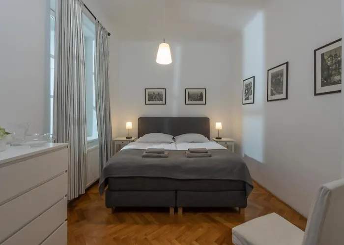 Apartman Carolinum