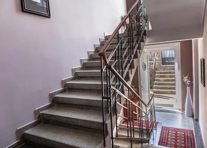 Apartman 2+Kk, 50 M2 V Klidne Lokalite. 10 Min Od Centra Prahy.