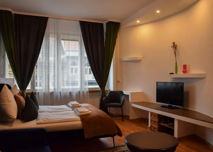 Main Prague Square Apartments Sauna And Fireplace