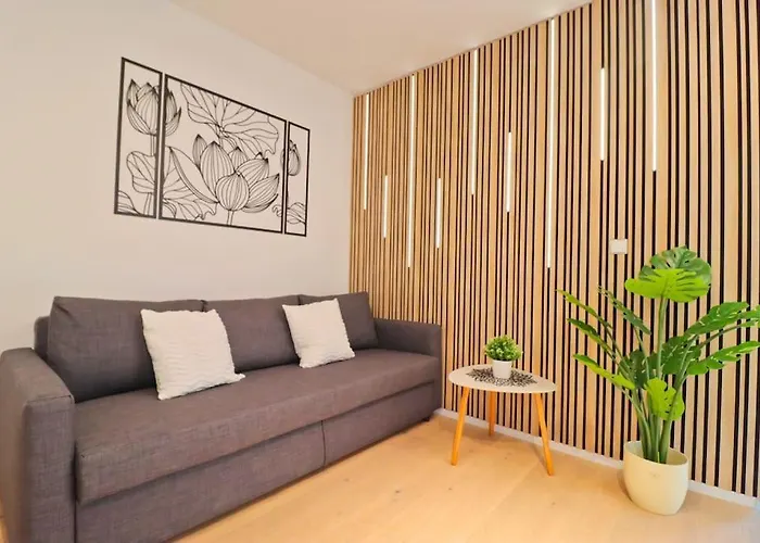 The Peony Apartment In Smichov, Prague 5