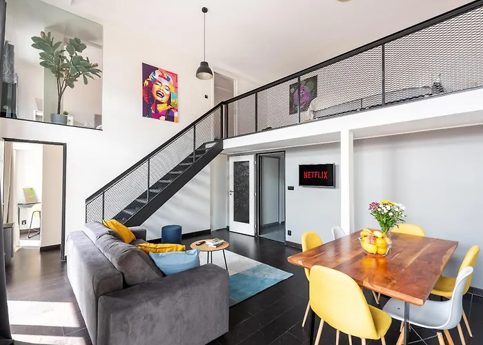 2-Level Apartments On Krizikova Near The Metro
