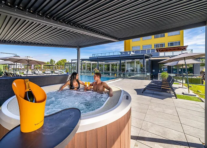 Hotel Aura Design & Garden Pool