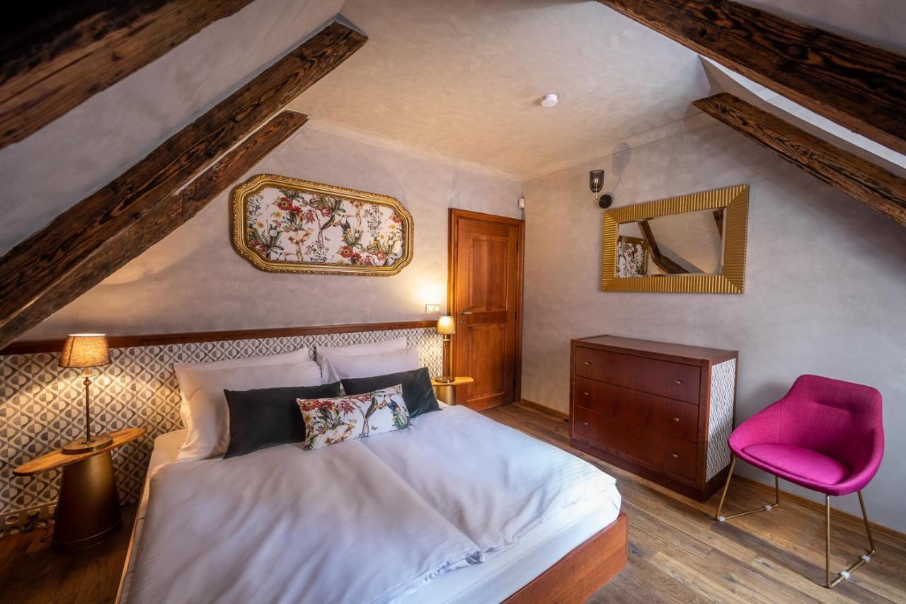 Miss Sophie's Charles Bridge 4* Prag