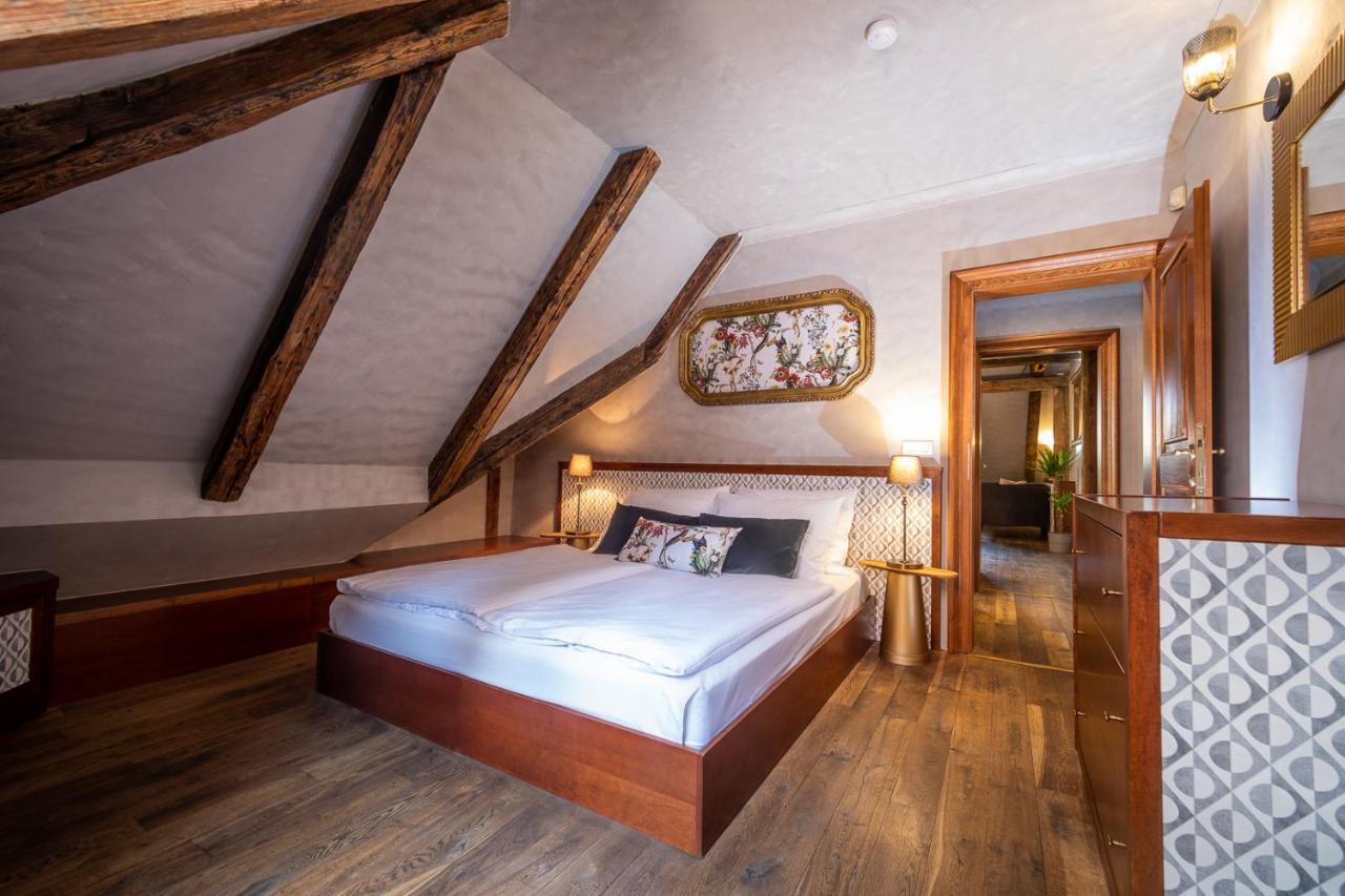 Miss Sophie's Charles Bridge Hotel 4*