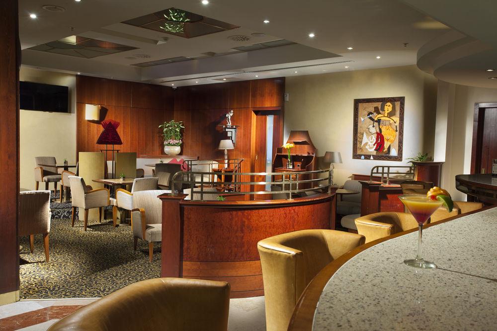 Hotell Fairmont Golden 5*