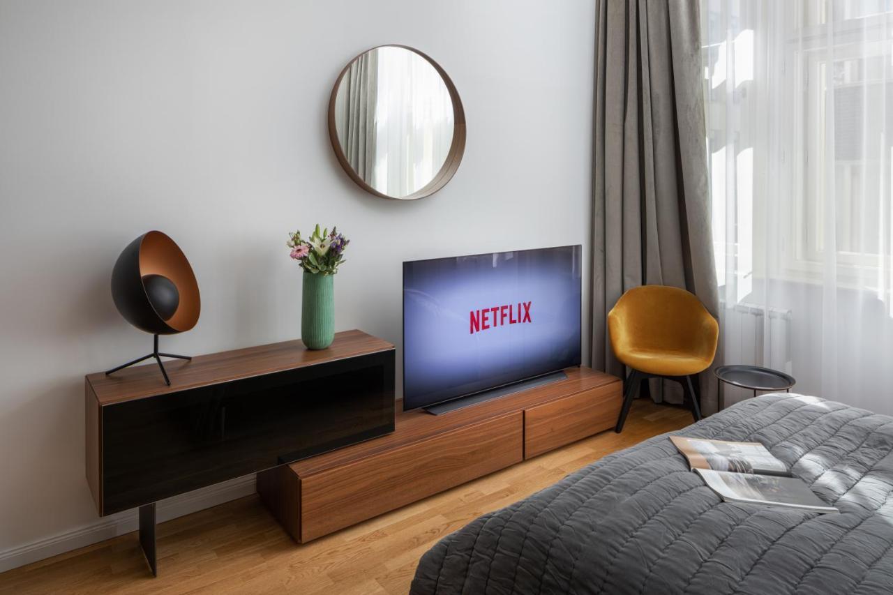 Days - Elegant Near Wenceslas Square Apartment Prag