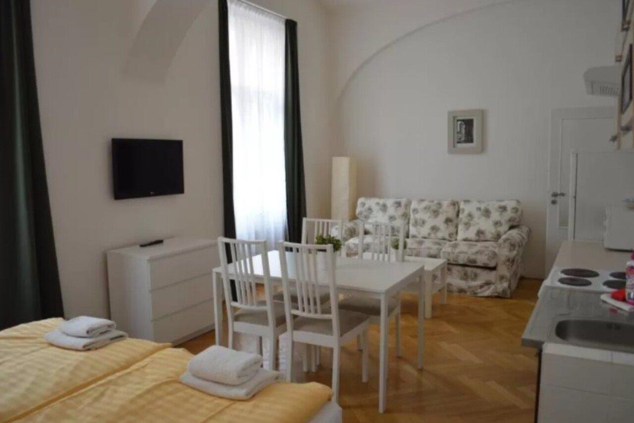 Apartment Leo Old Town *