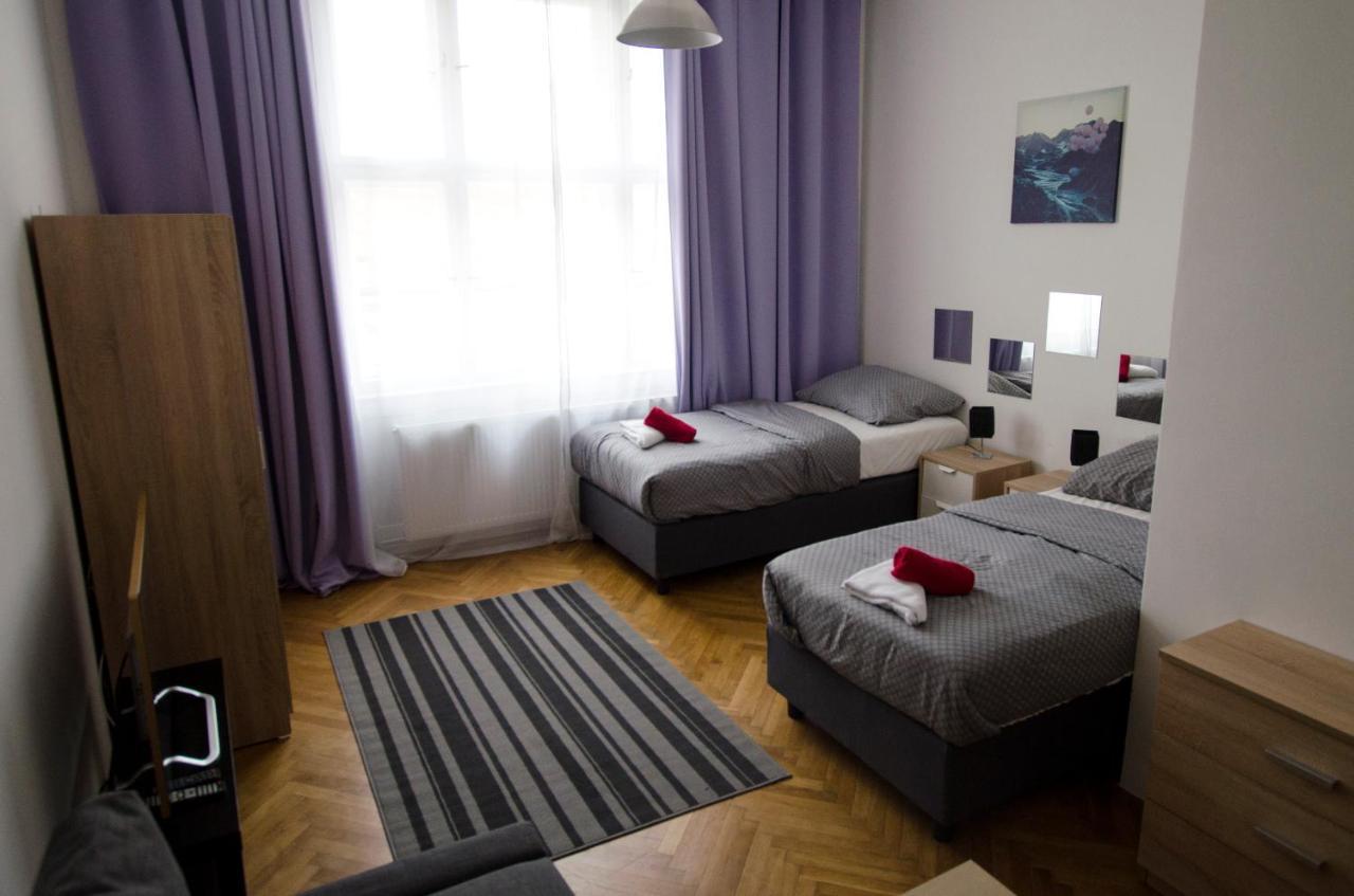 Globe Adults Only Hostel *
