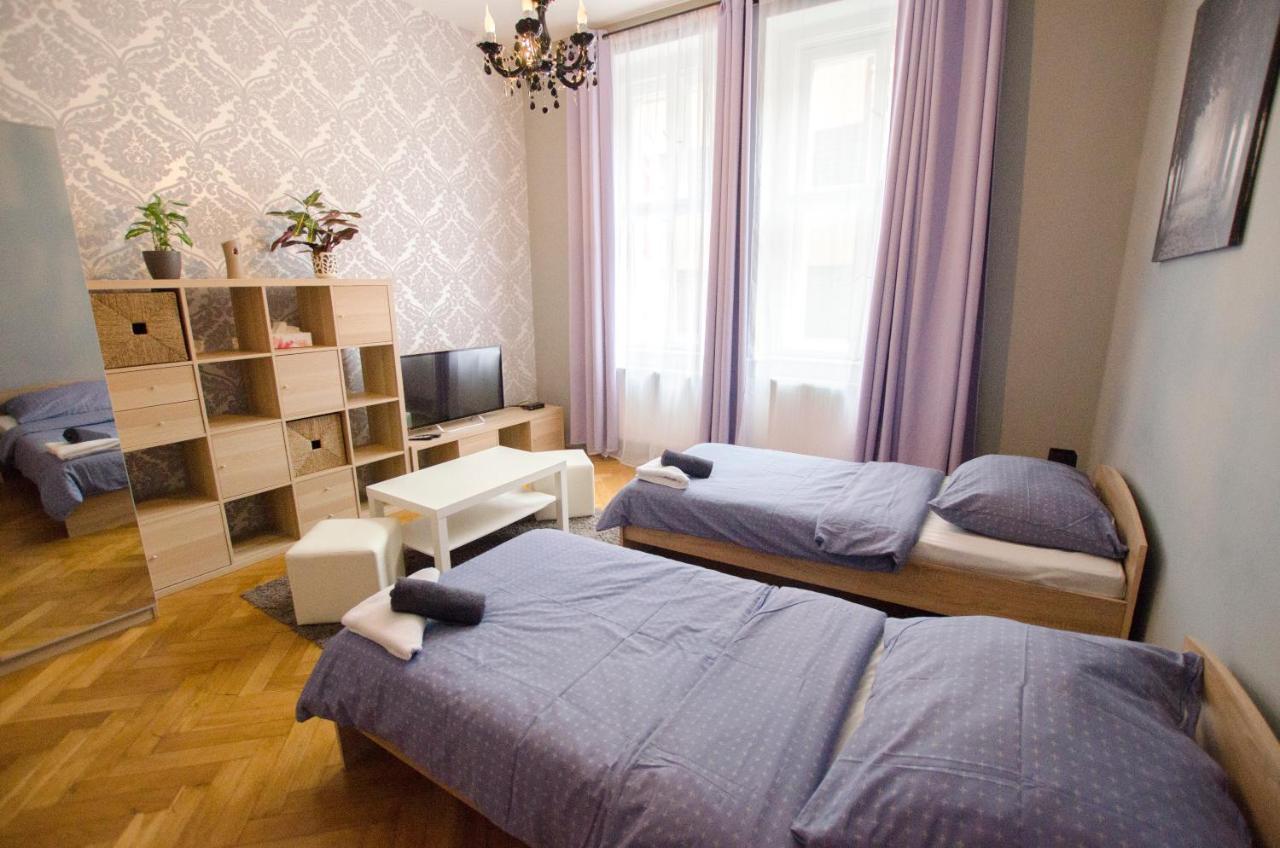 Globe Adults Only Hostel *