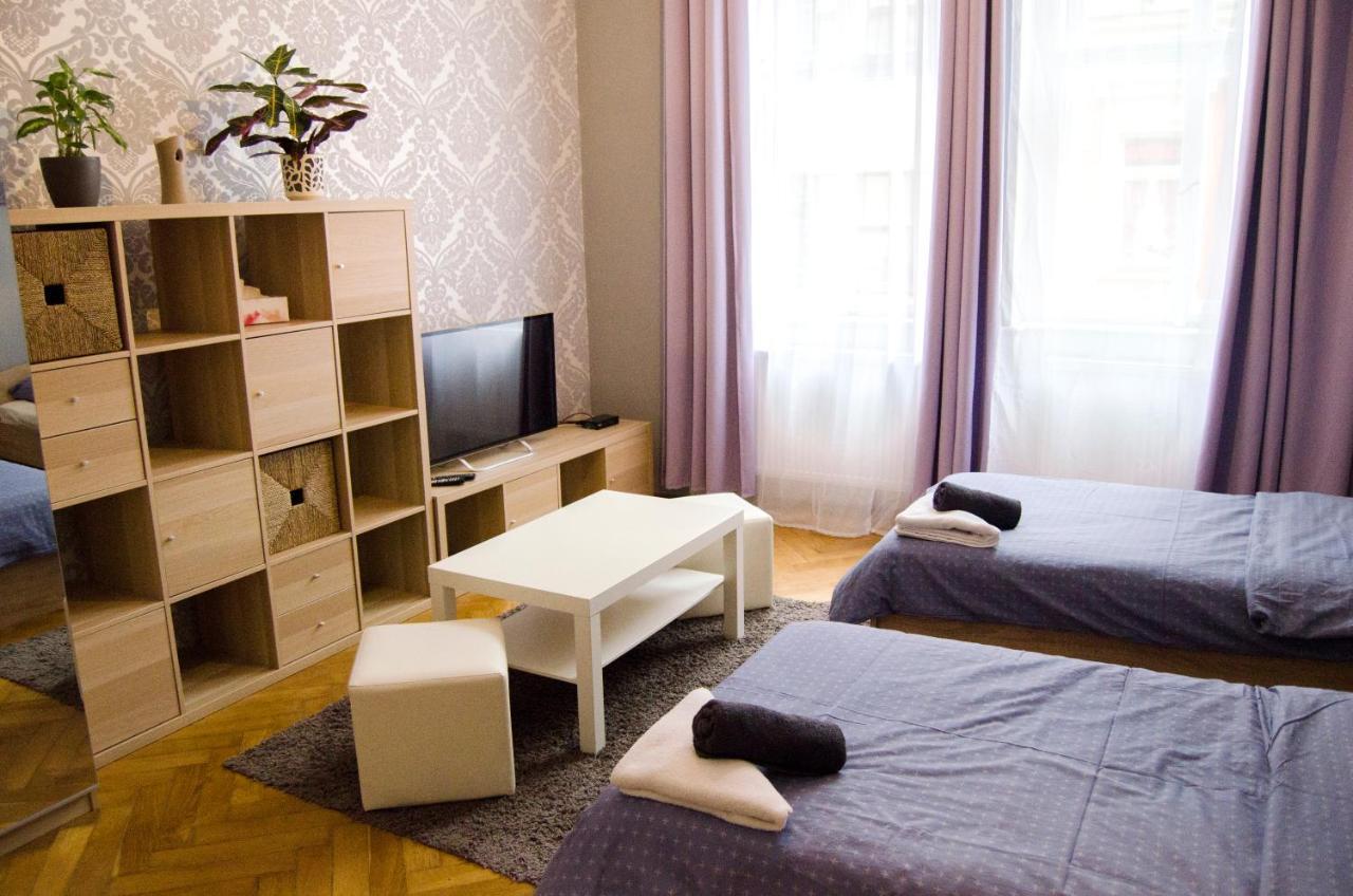 Globe Adults Only Hostel *