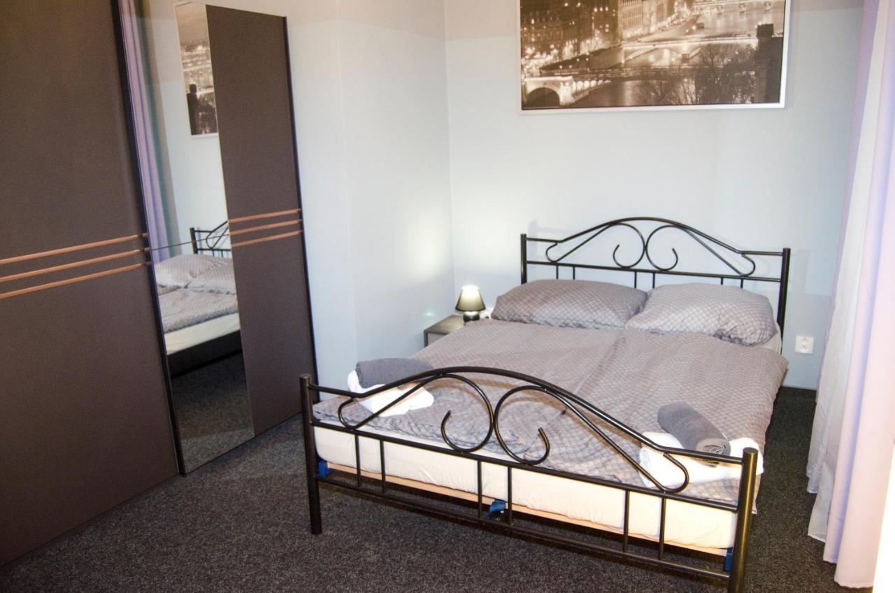 Hostel Globe Adults Only