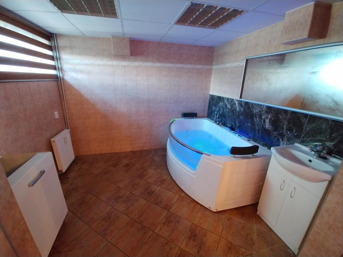 Wellness Studio Se Saunou A Virivkou Apartment Prag