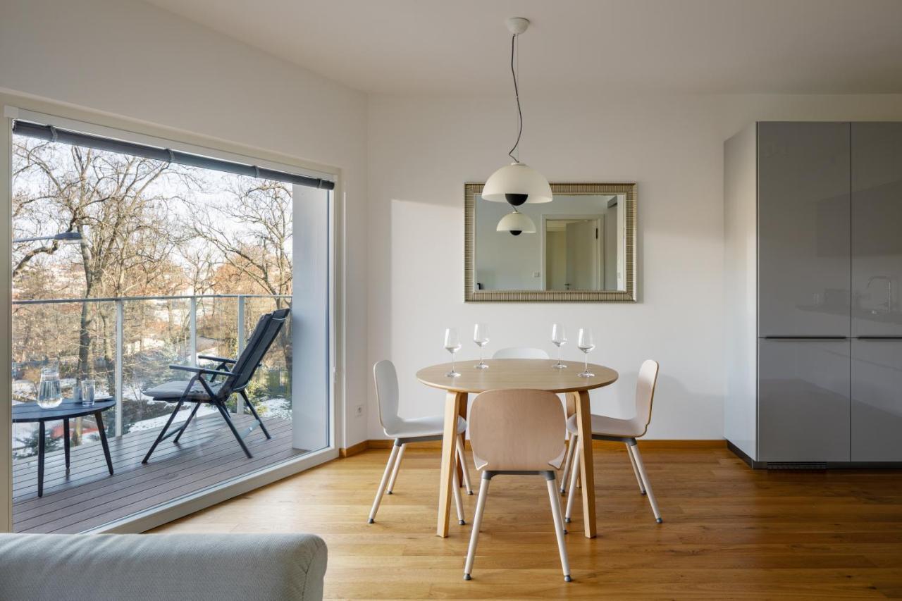Apartment Airy & Stylish Flat In Smichov By Days