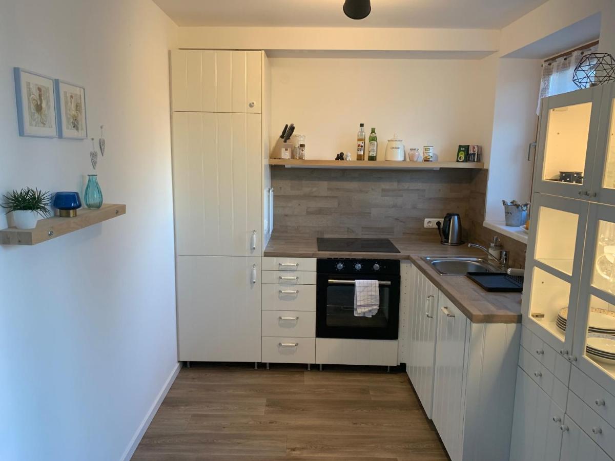 Sarka Apartment *
