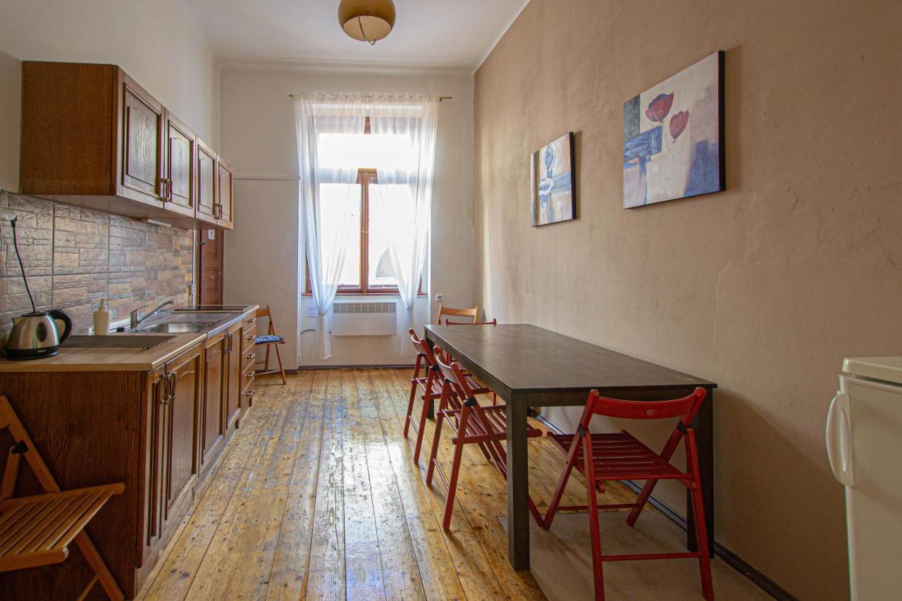 For Celebrations Spacious 3bdr With Balcony * Praha
