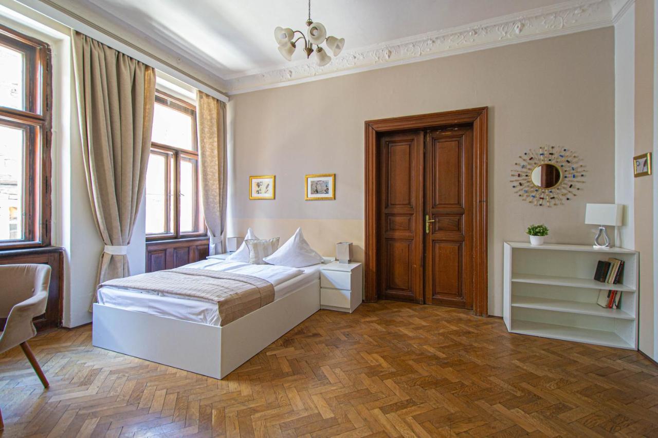 For Celebrations Spacious 3bdr With Balcony Apartmán Praha