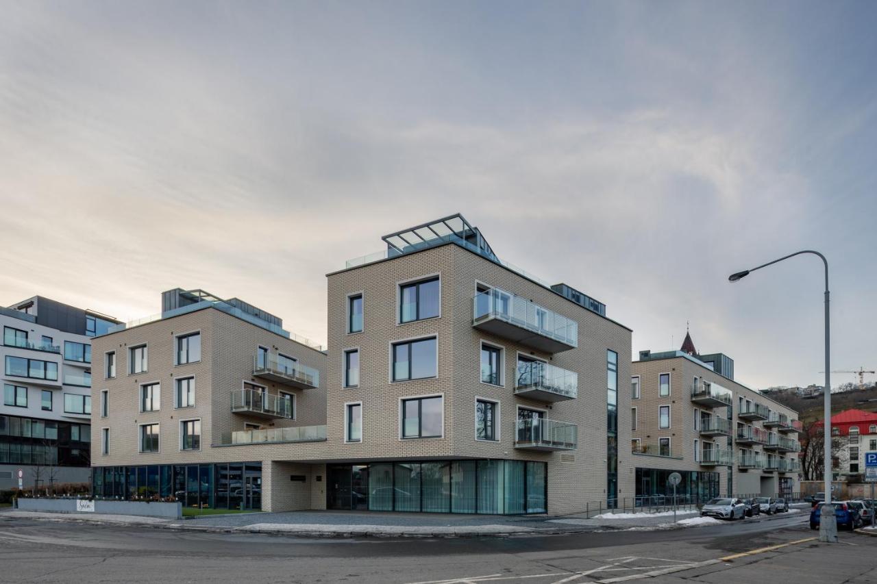 Airy & Stylish Flat In Smichov By Days *