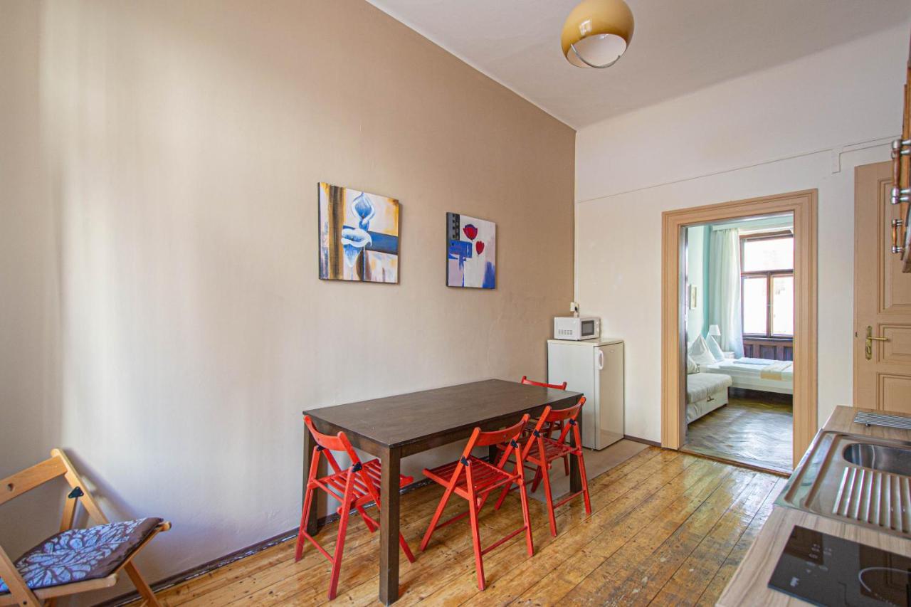 Apartmán For Celebrations Spacious 3bdr With Balcony