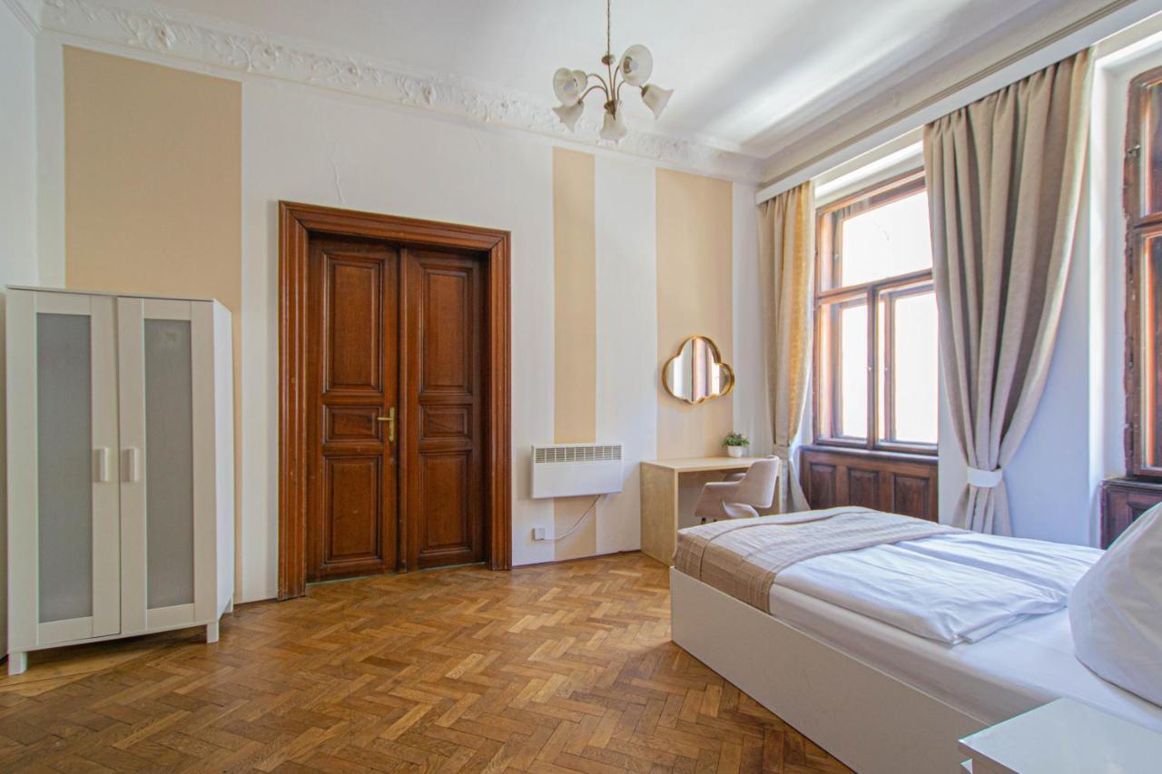 For Celebrations Spacious 3bdr With Balcony *