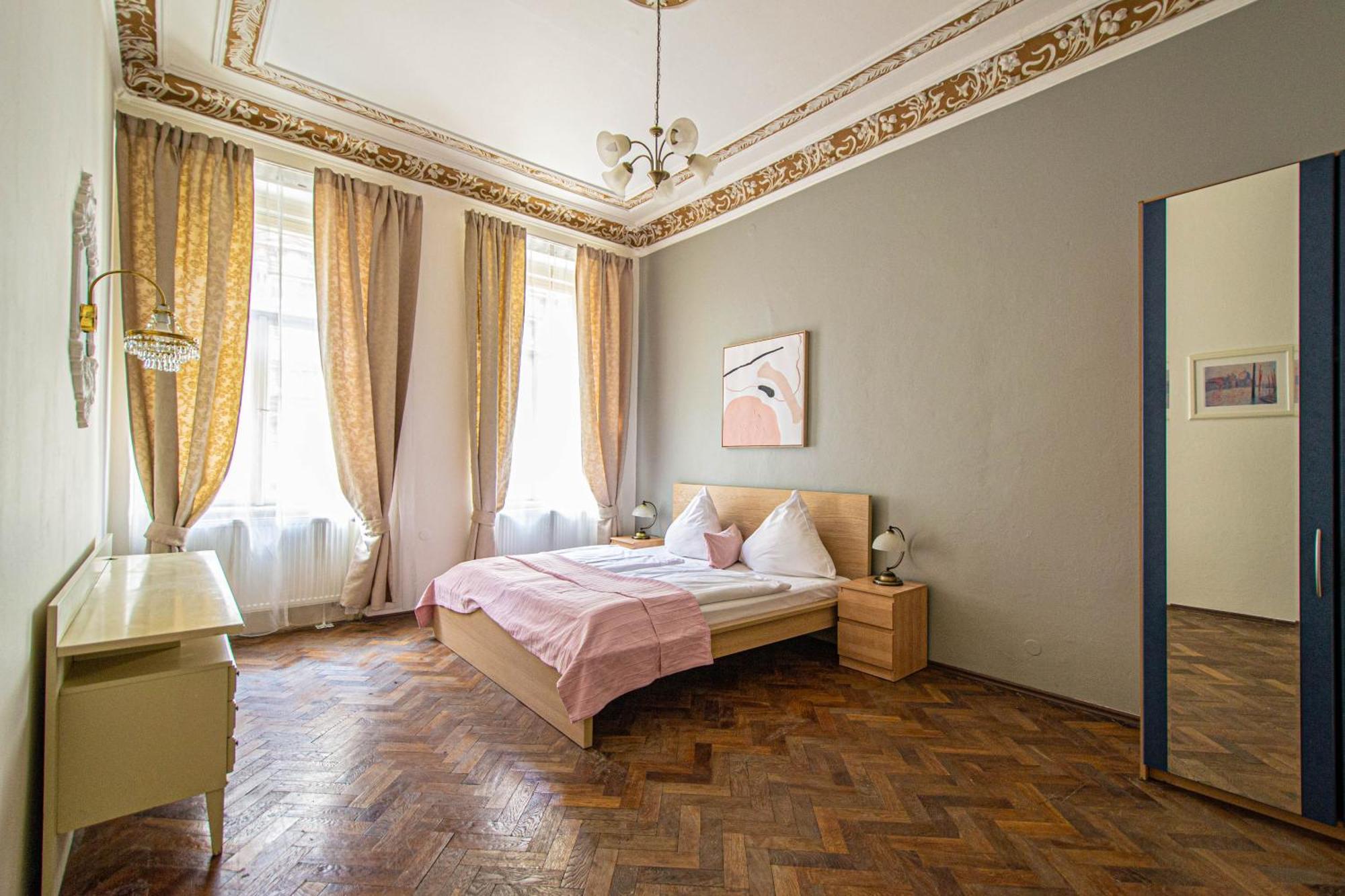 Apartmán For Celebrations Spacious 3bdr With Balcony