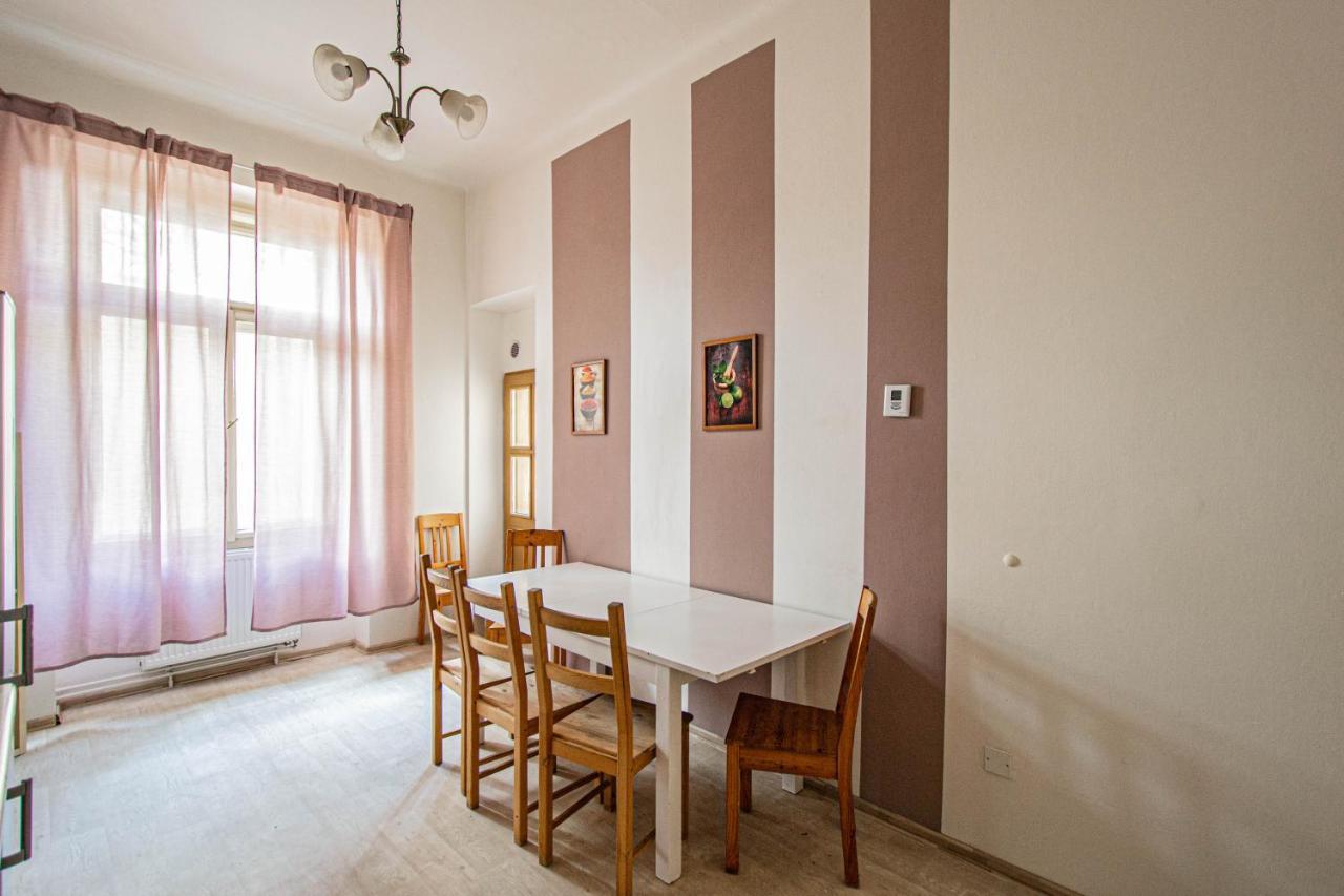 For Celebrations Spacious 3bdr With Balcony Apartmán *