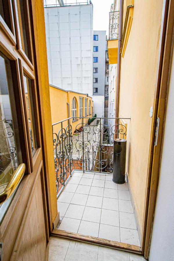 Apartmán For Celebrations Spacious 3bdr With Balcony Praha