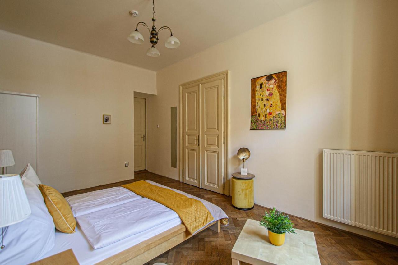 Apartmán For Celebrations Spacious 3bdr With Balcony Praha