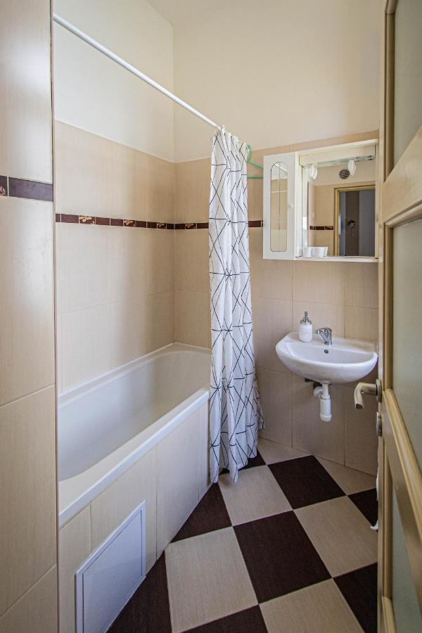 For Celebrations Spacious 3bdr With Balcony *
