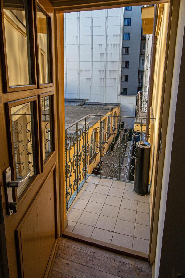 For Celebrations Spacious 3bdr With Balcony