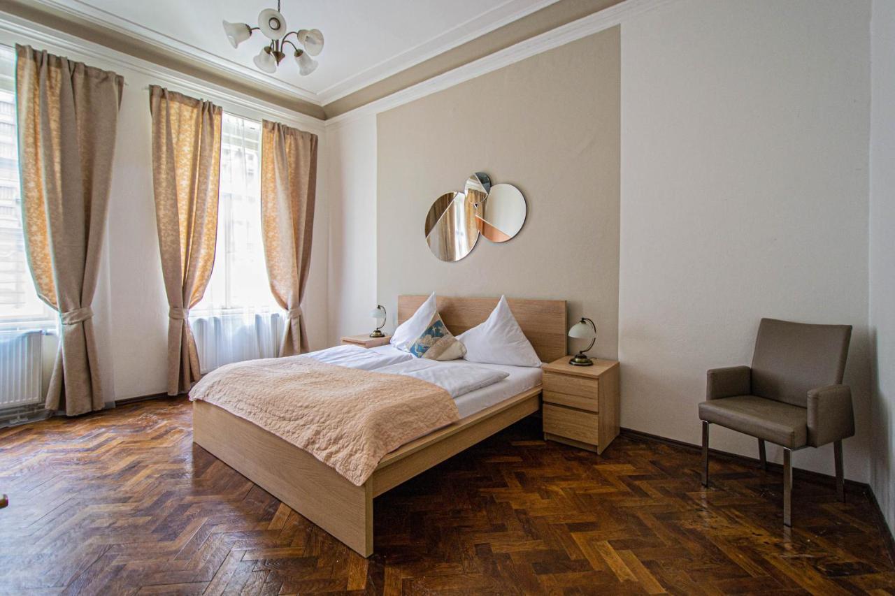 For Celebrations Spacious 3bdr With Balcony * Praha