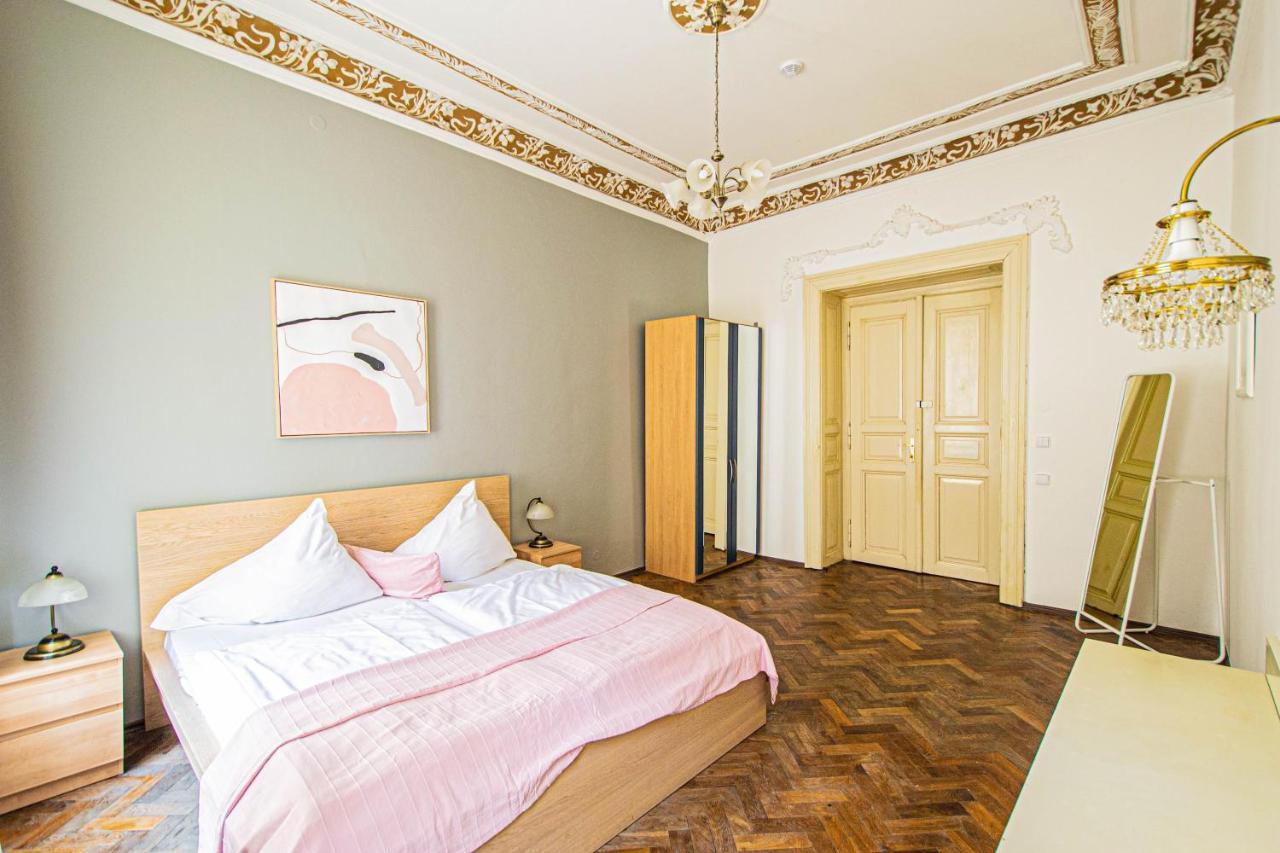 For Celebrations Spacious 3bdr With Balcony * Praha