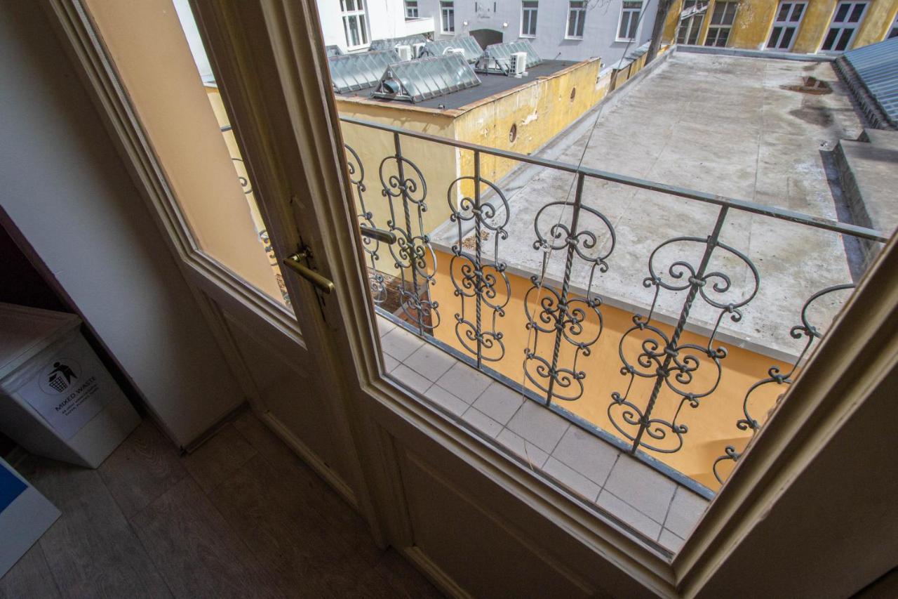 Apartmán For Celebrations Spacious 3bdr With Balcony