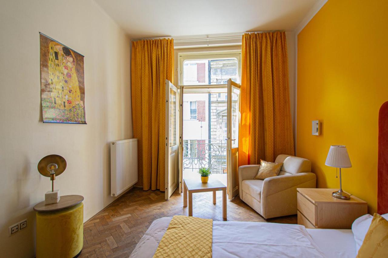 For Celebrations Spacious 3bdr With Balcony