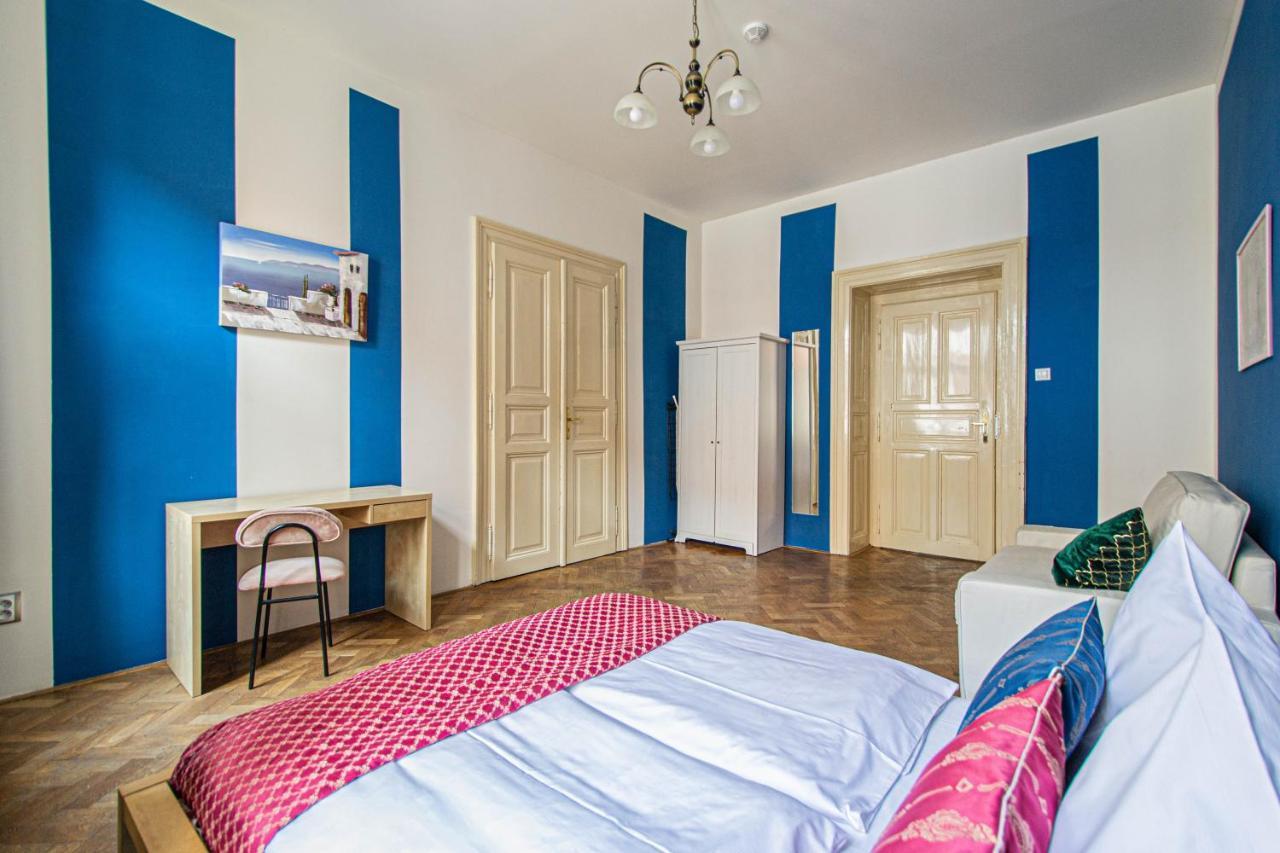 Apartmán For Celebrations Spacious 3bdr With Balcony