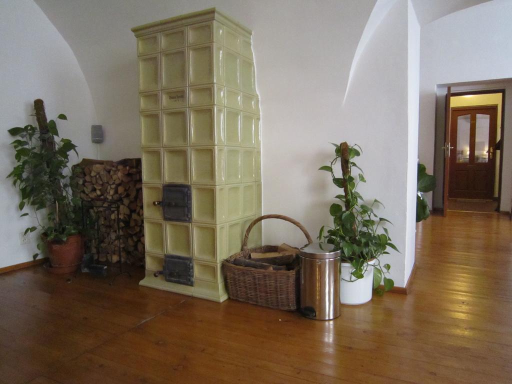 Domus Henrici 4*