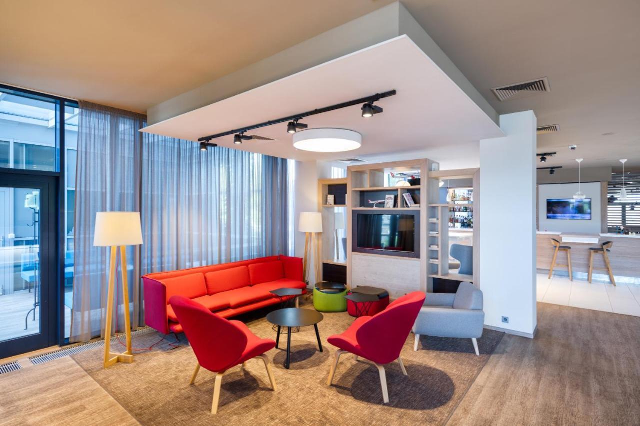 Holiday Airport By Ihg Hotell 4*