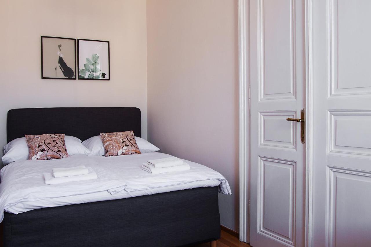 Stylish In The Heart Of The Old Town * Prag