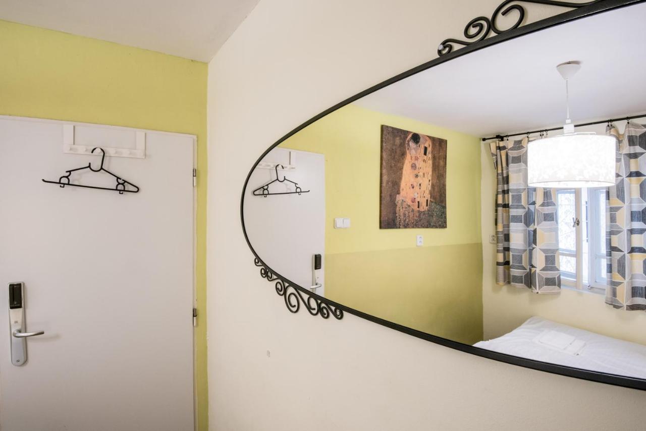 Charles Bridge Hostel&apartments
