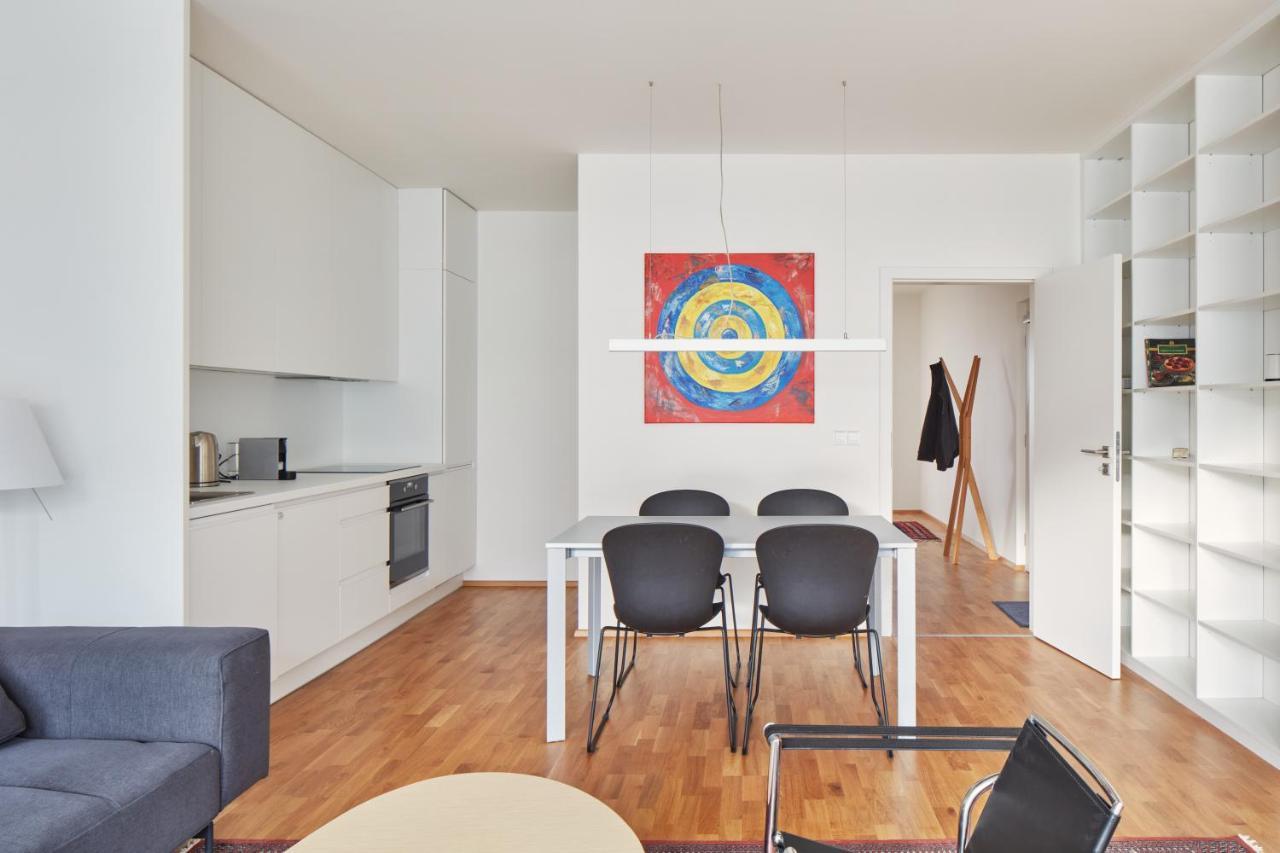 Days - Designer - Trendy Neighborhood Apartment *