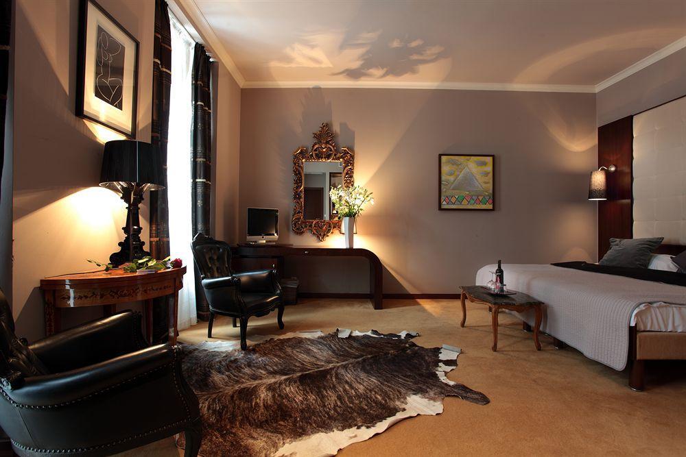 Hotell Floor 4*