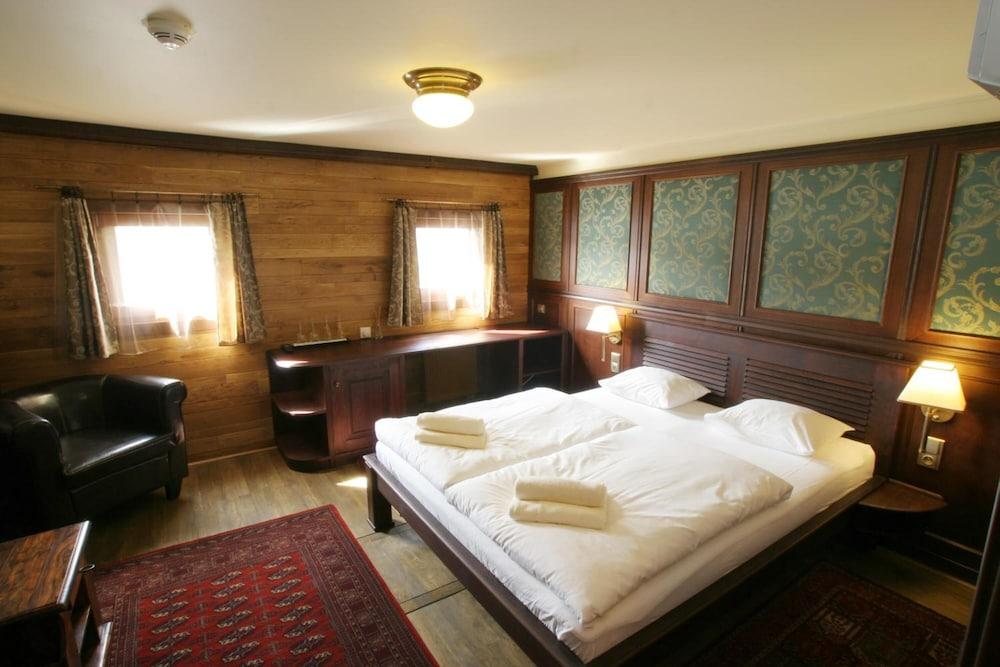 Boat Matylda 4*