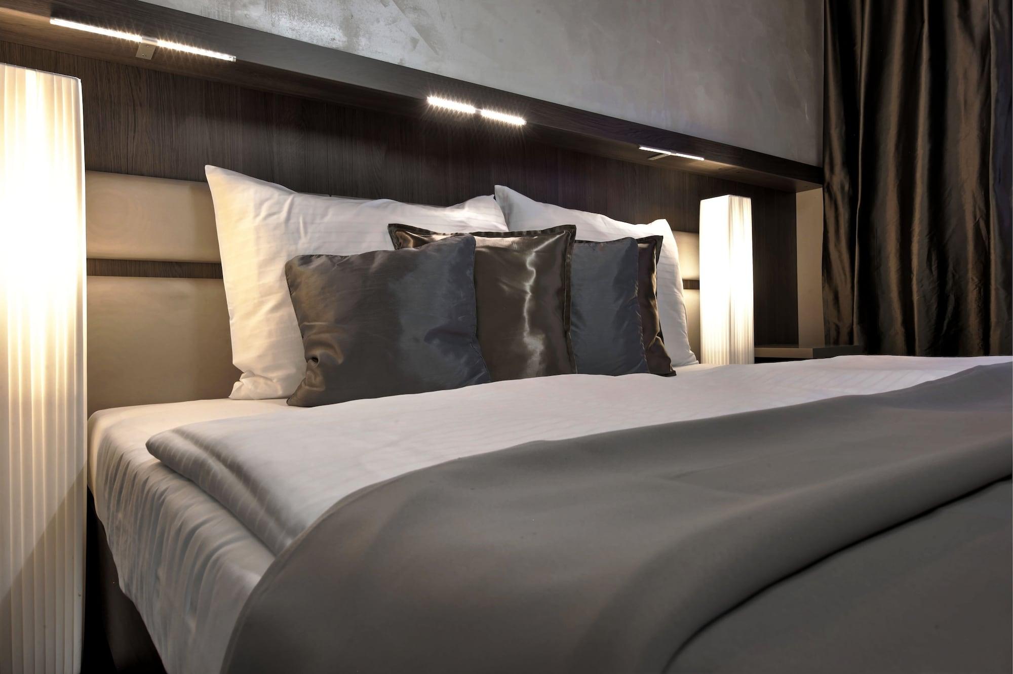 Volcano Hotel 4*