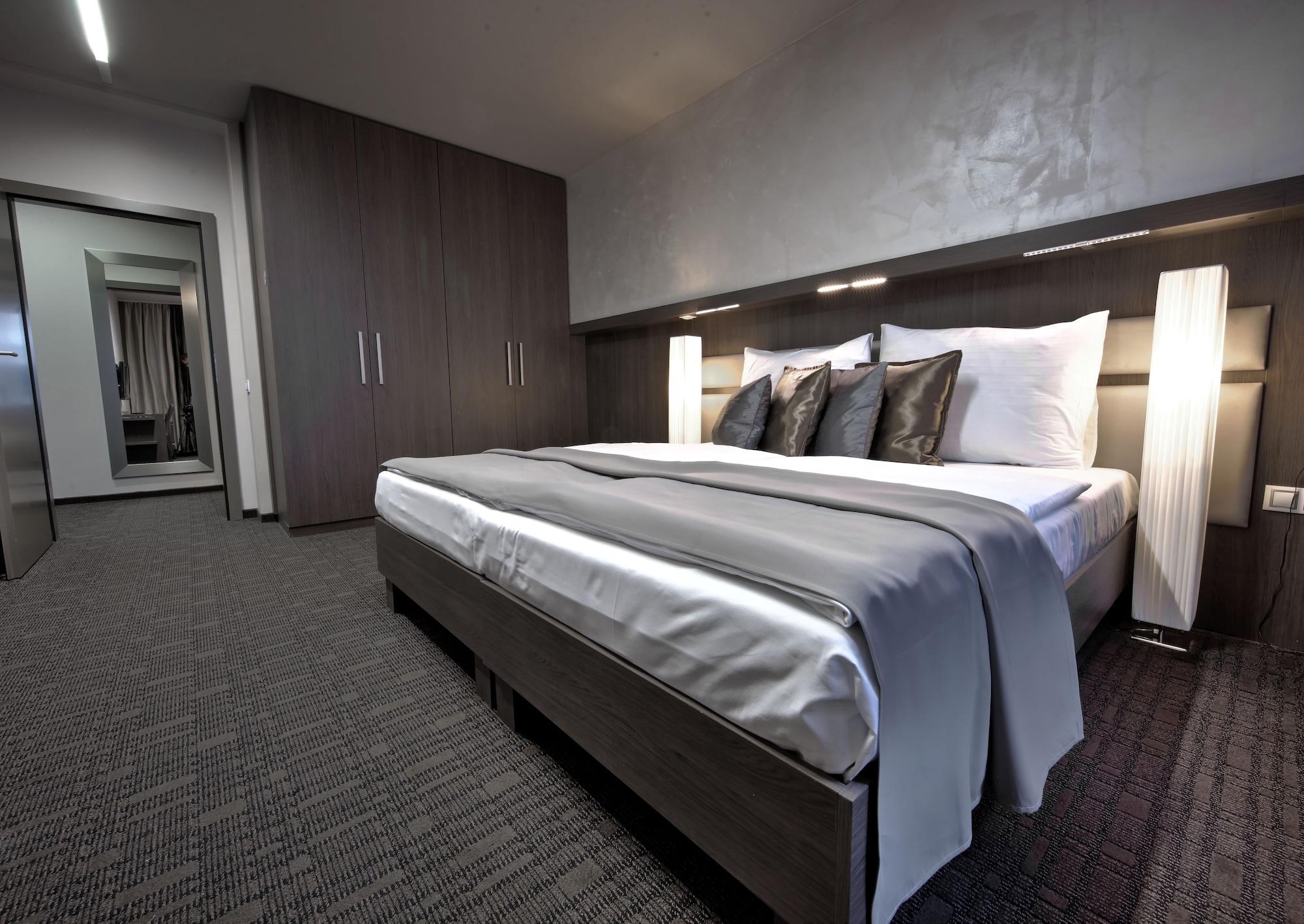 Volcano Hotel 4*