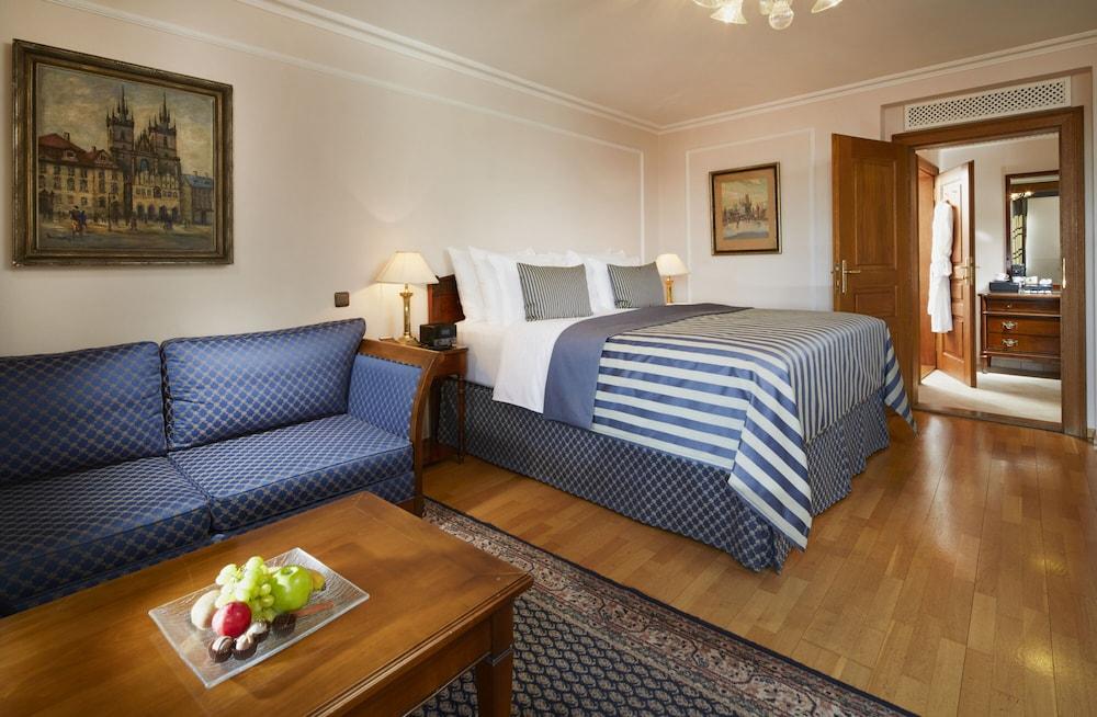 Hotel Golden Well