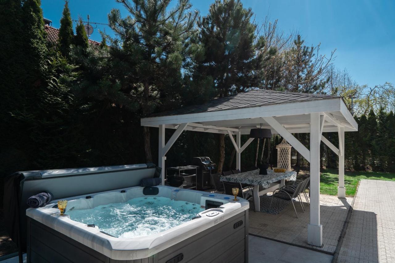 Vila Serenity With Garden Jacuzzi *