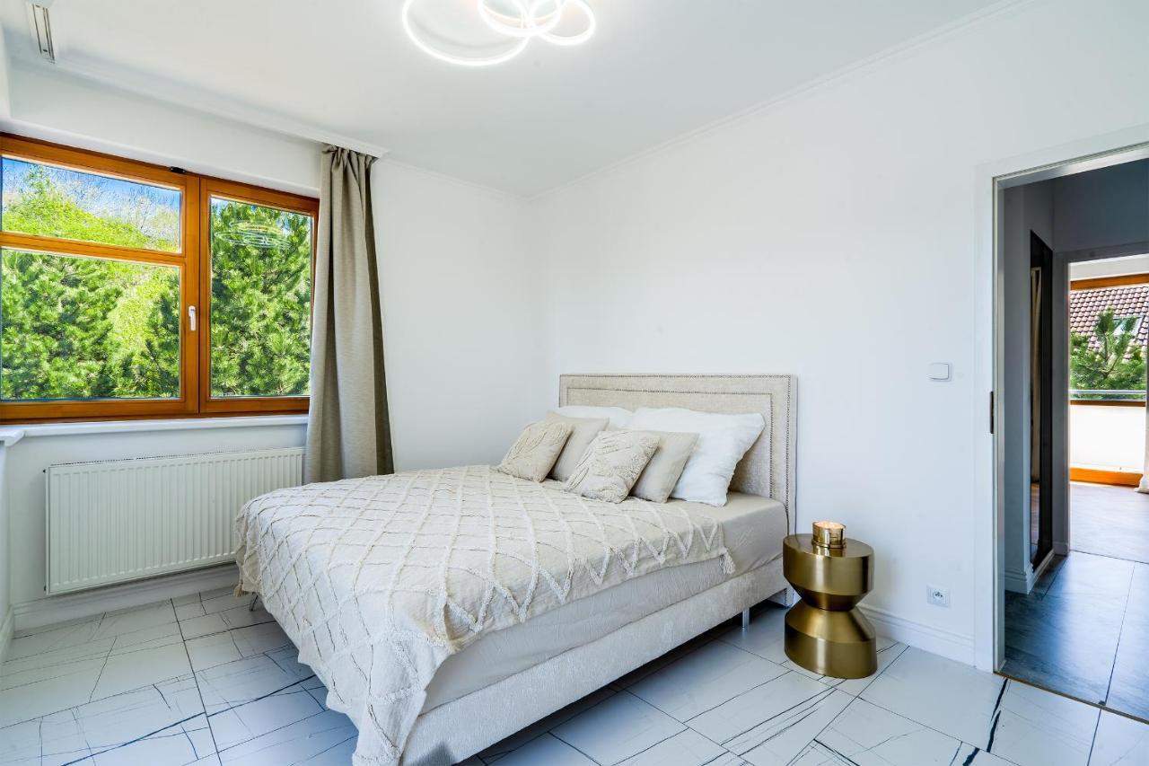 Serenity With Garden Jacuzzi Vila *