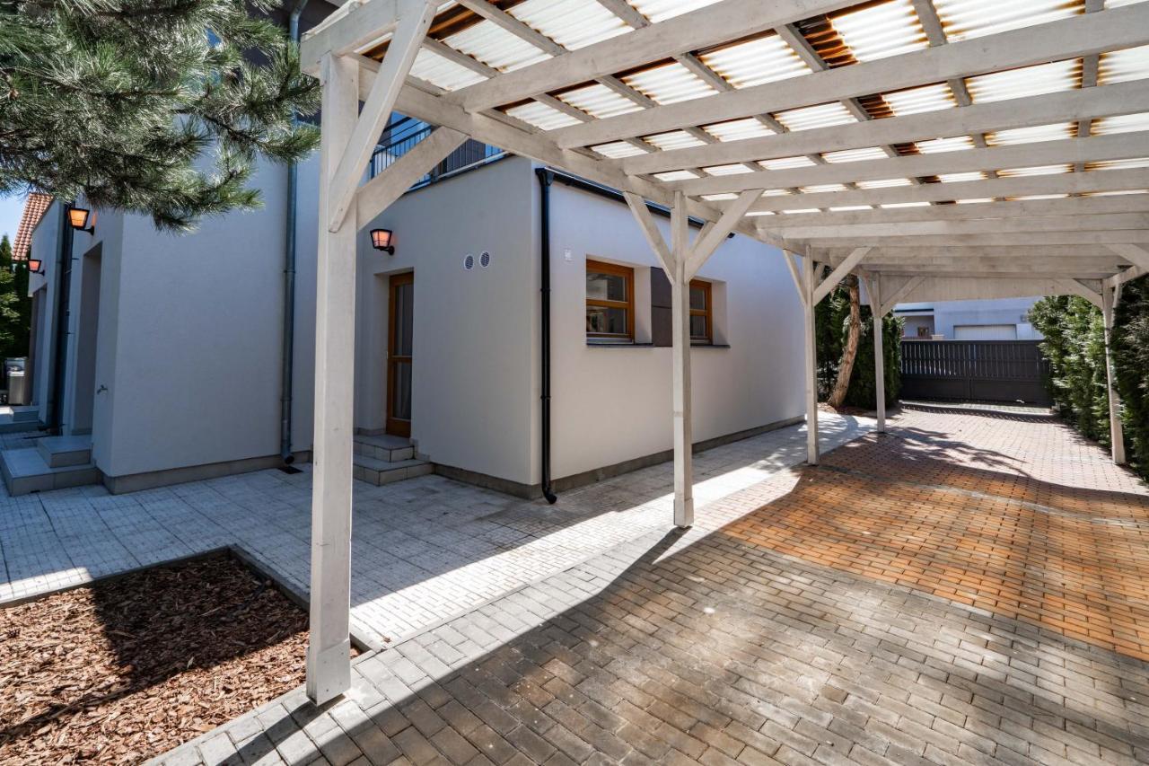 Serenity With Garden Jacuzzi Vila
