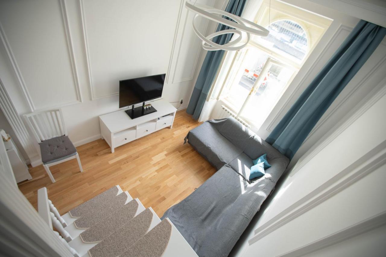 Apartment Live With A Fantastic View In The Center *